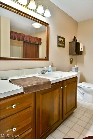 502 Turnberry Court NE, Warren, OH 44484