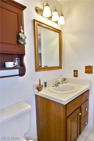 502 Turnberry Court NE, Warren, OH 44484