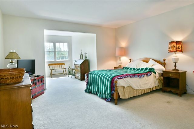 502 Turnberry Court NE, Warren, OH 44484