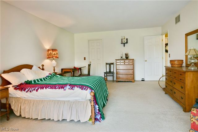 502 Turnberry Court NE, Warren, OH 44484