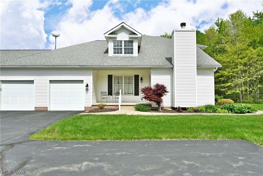 502 Turnberry Court NE, Warren, OH 44484