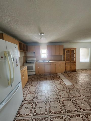 2152 NW 27th Ave 0, Miami, FL 33142