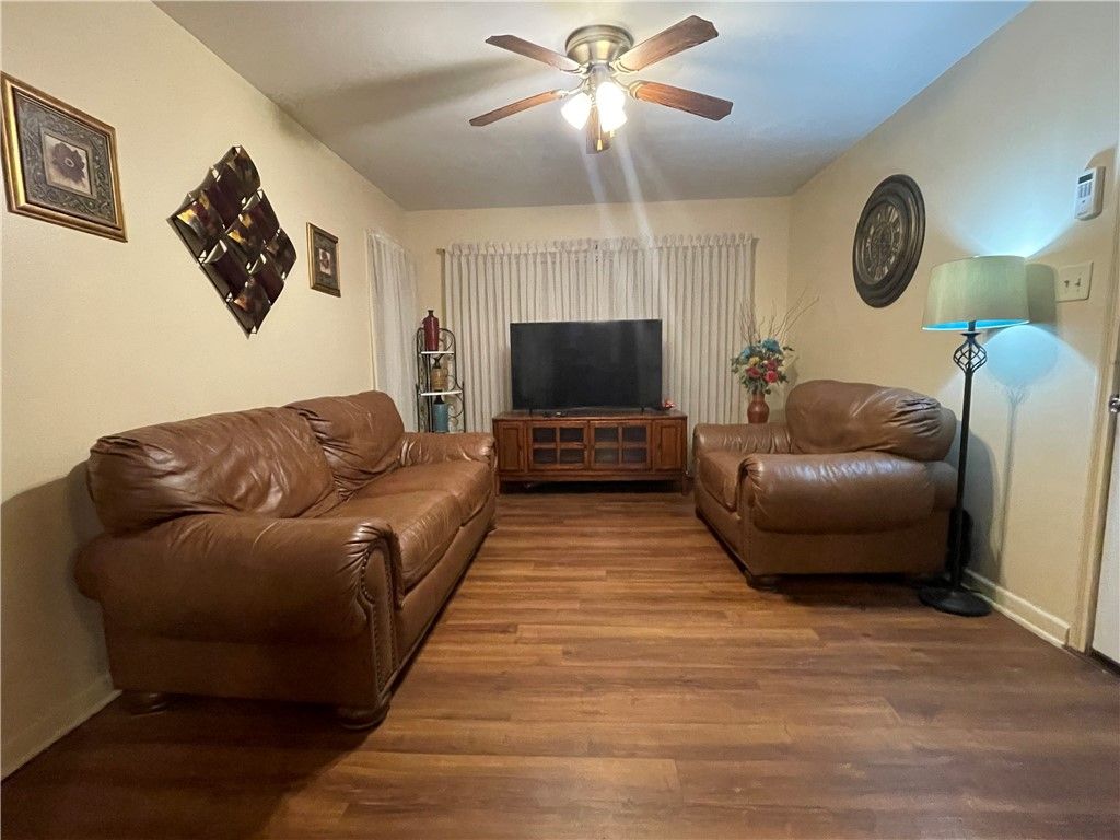 918 Anderson St, Corpus Christi, TX 78411 — photo 2
