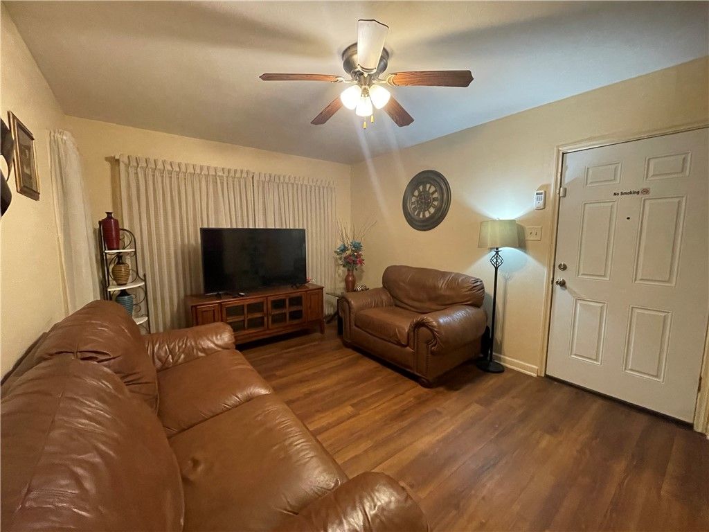 918 Anderson St, Corpus Christi, TX 78411 — photo 4