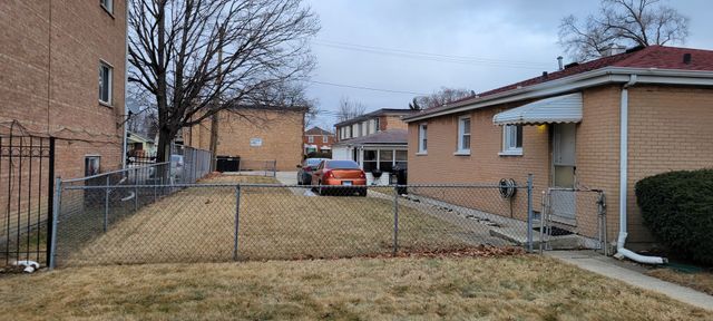 1913 S 14th Avenue, Broadview, IL 60155