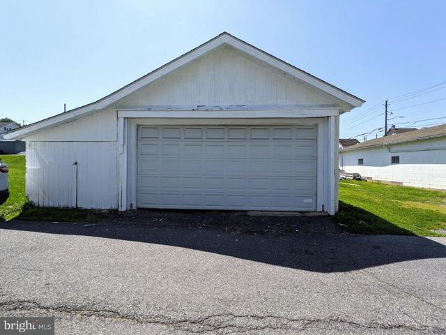 804 RACE ST, Catasauqua, PA 18032