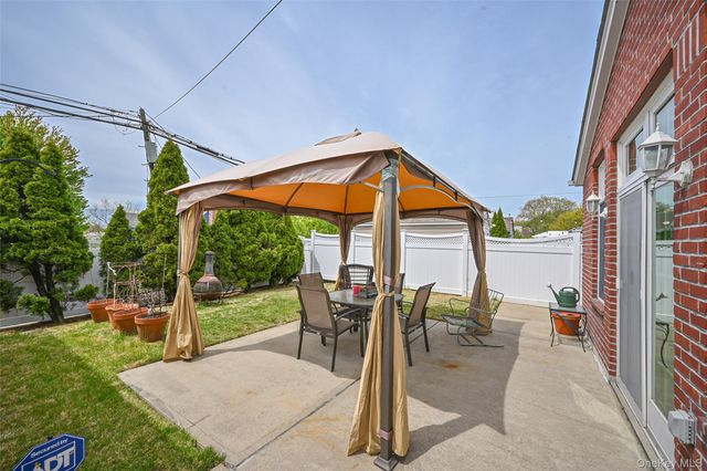 171-20 Gladwin Avenue, Fresh Meadows, NY 11365