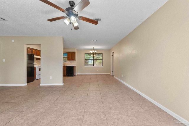 3135 Bent Oak Dr, Pensacola, FL 32526
