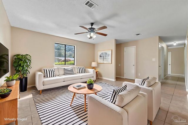 3135 Bent Oak Dr, Pensacola, FL 32526