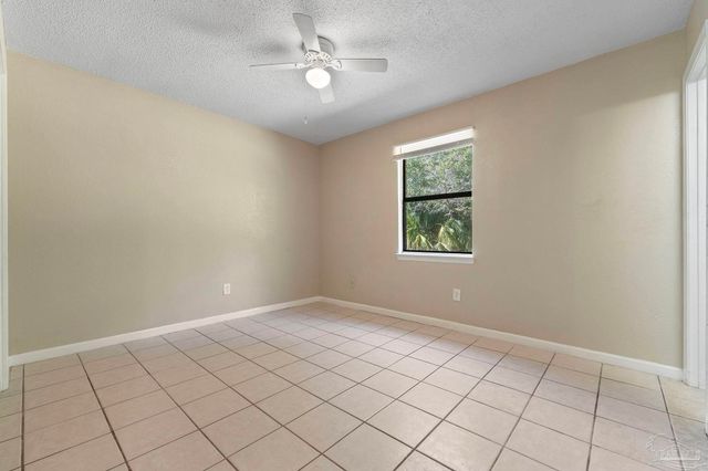 3135 Bent Oak Dr, Pensacola, FL 32526