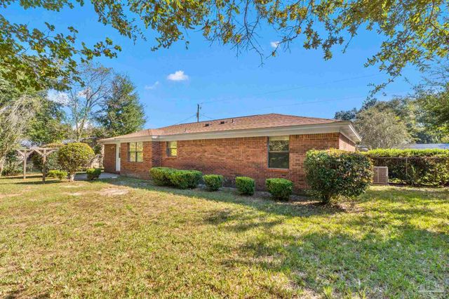 3135 Bent Oak Dr, Pensacola, FL 32526