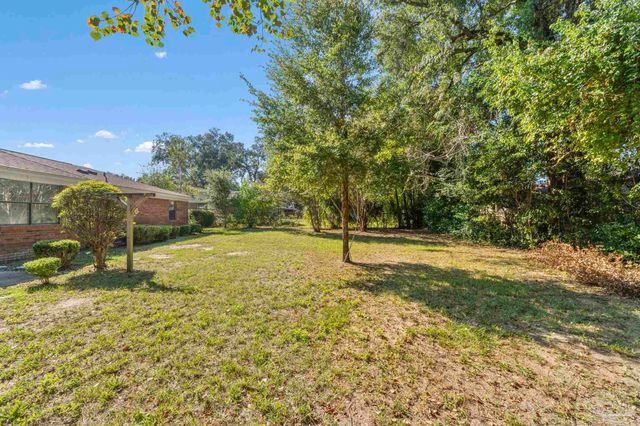 3135 Bent Oak Dr, Pensacola, FL 32526