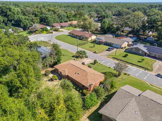 3135 Bent Oak Dr, Pensacola, FL 32526
