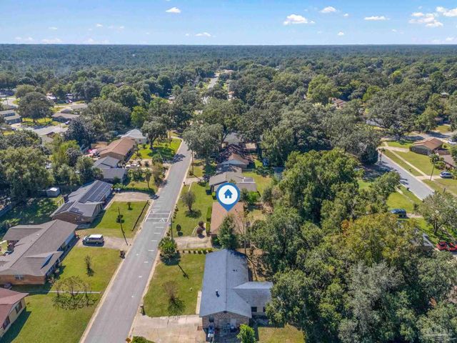 3135 Bent Oak Dr, Pensacola, FL 32526