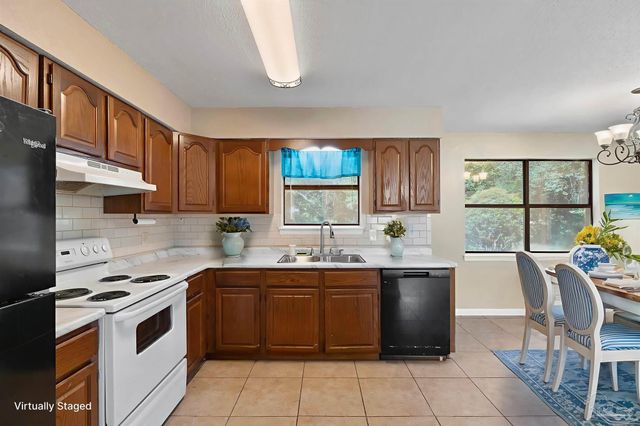 3135 Bent Oak Dr, Pensacola, FL 32526