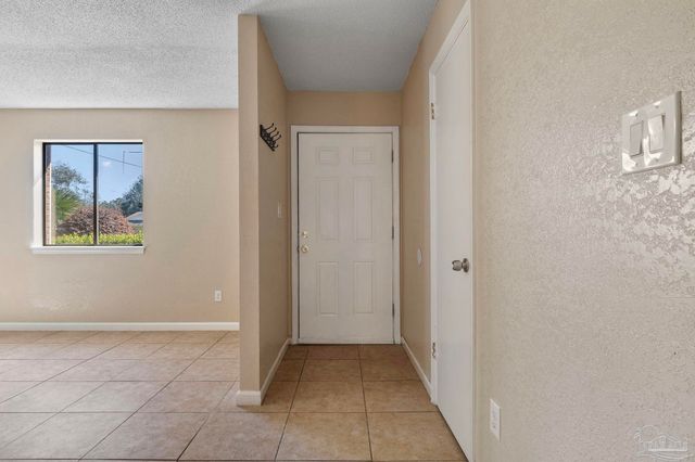 3135 Bent Oak Dr, Pensacola, FL 32526