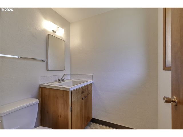 3721 Se PINE St, Hillsboro, OR 97123