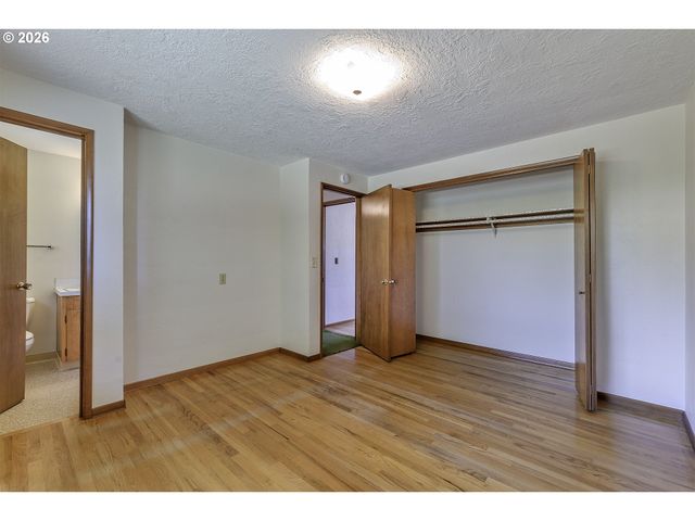 3721 Se PINE St, Hillsboro, OR 97123