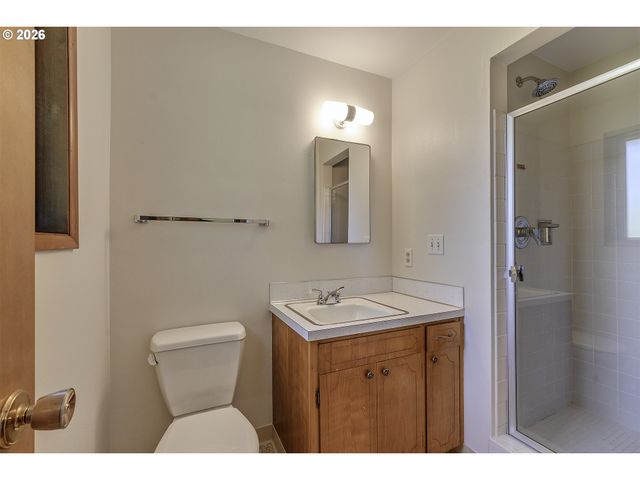 3721 Se PINE St, Hillsboro, OR 97123