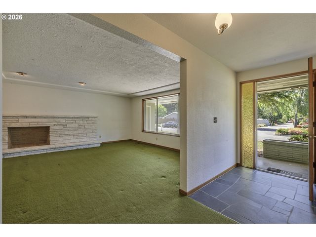 3721 Se PINE St, Hillsboro, OR 97123
