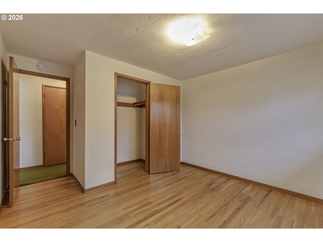 3721 Se PINE St, Hillsboro, OR 97123