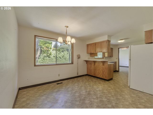 3721 Se PINE St, Hillsboro, OR 97123