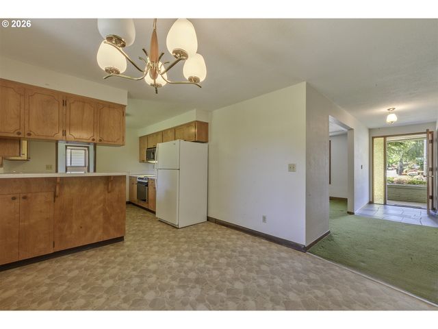 3721 Se PINE St, Hillsboro, OR 97123