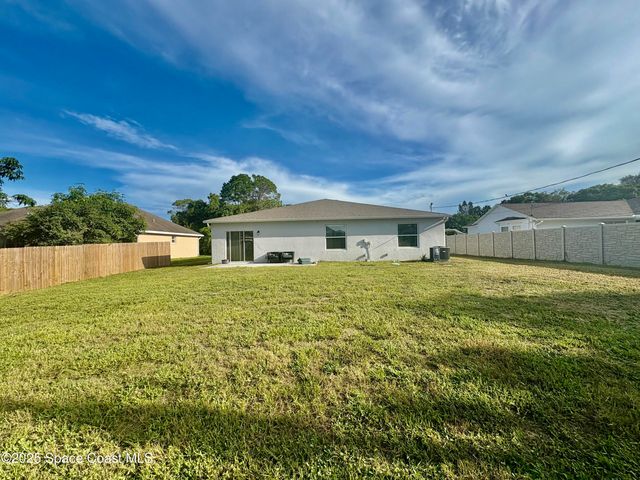1051 Pope Street NW, Palm Bay, FL 32907