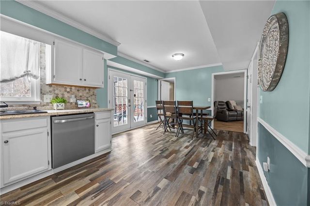 6021 Stone Bluff Drive, Clemmons, NC 27012