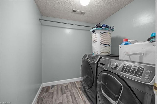 6021 Stone Bluff Drive, Clemmons, NC 27012