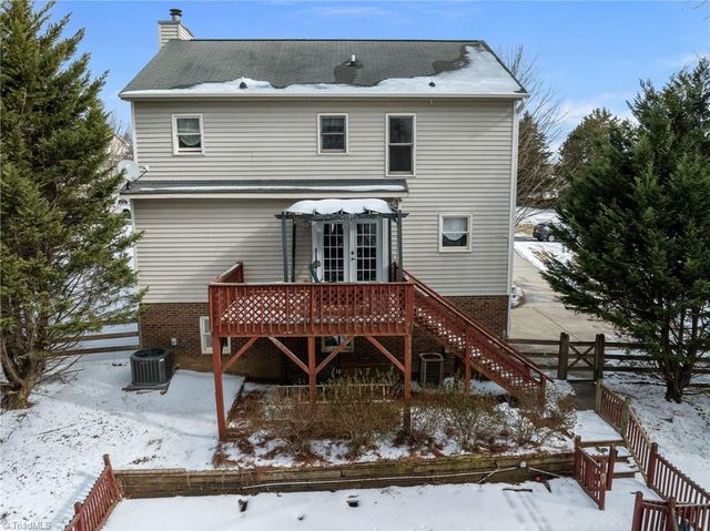 6021 Stone Bluff Drive, Clemmons, NC 27012