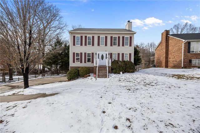 6021 Stone Bluff Drive, Clemmons, NC 27012