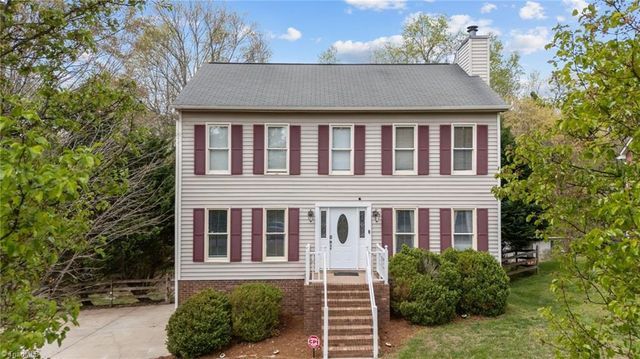 6021 Stone Bluff Drive, Clemmons, NC 27012