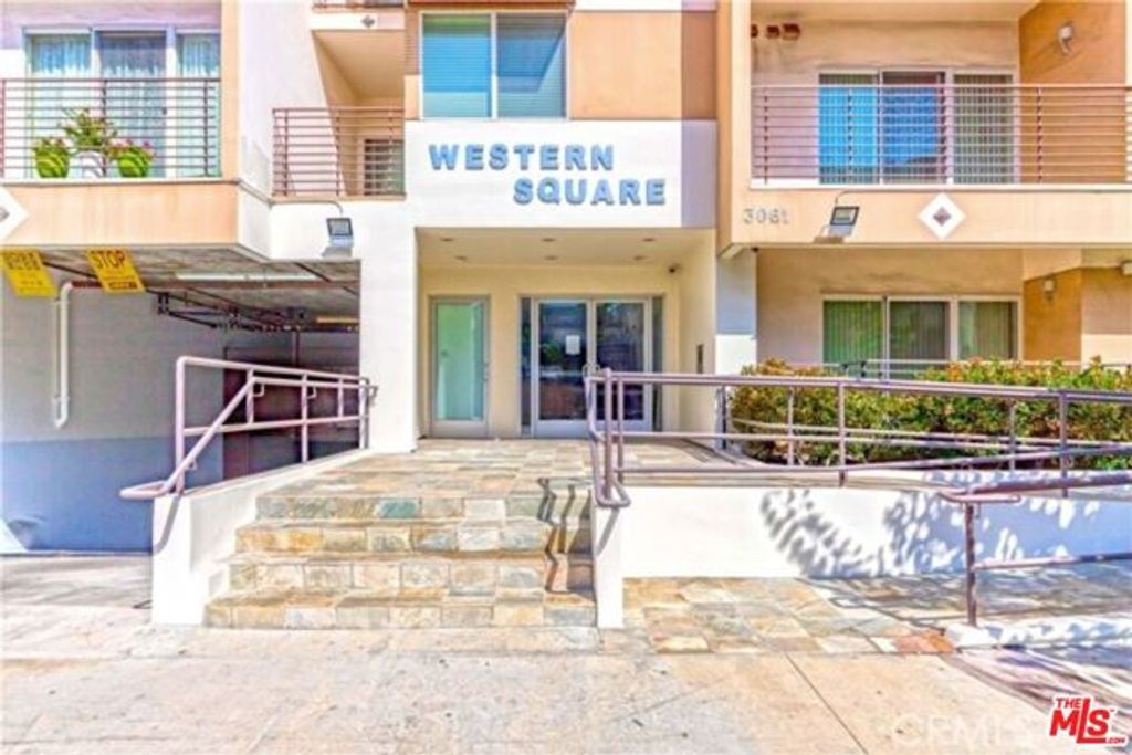 3061 W 12th Place 207, Los Angeles, CA 90006