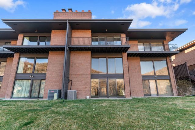 2115 S RIDGEWOOD WAY, Bountiful, UT 84010