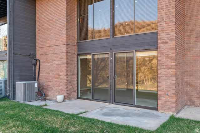 2115 S RIDGEWOOD WAY, Bountiful, UT 84010