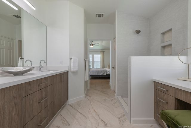 5555 Southern Oaks, San Antonio, TX 78261