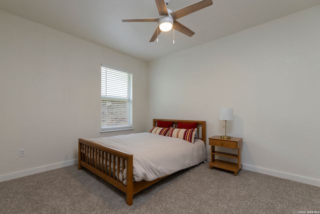 5555 Southern Oaks, San Antonio, TX 78261