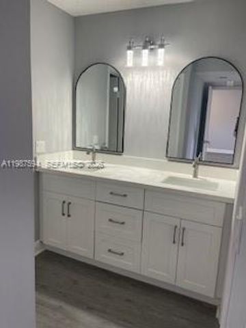 440 Lakeview Dr 202, Weston, FL 33326