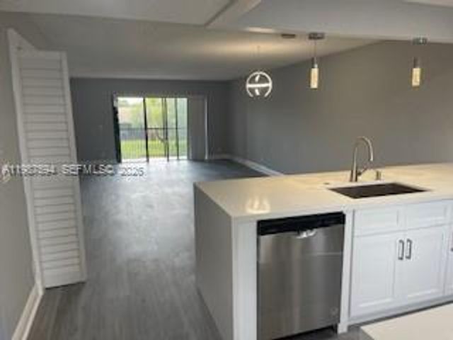 440 Lakeview Dr 202, Weston, FL 33326