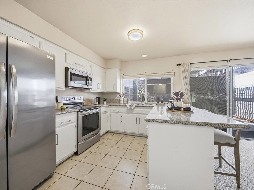 Image 12 of property listing at 24369 La Glorita, Newhall, CA 91321