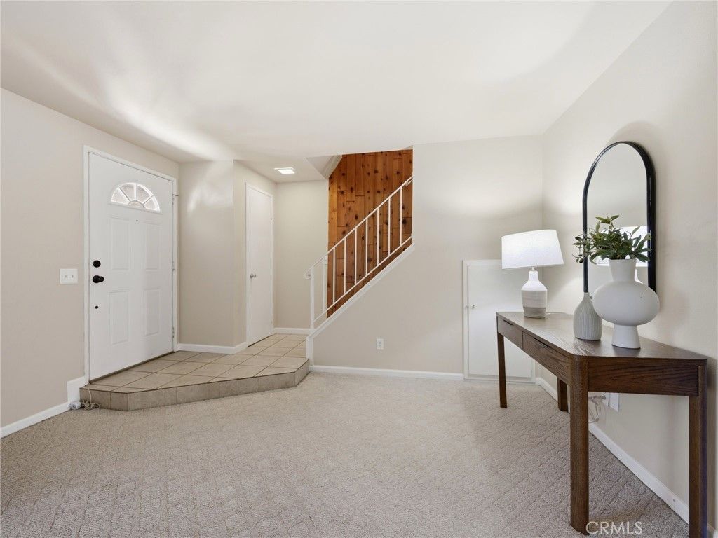 Image 14 of property listing at 24369 La Glorita, Newhall, CA 91321