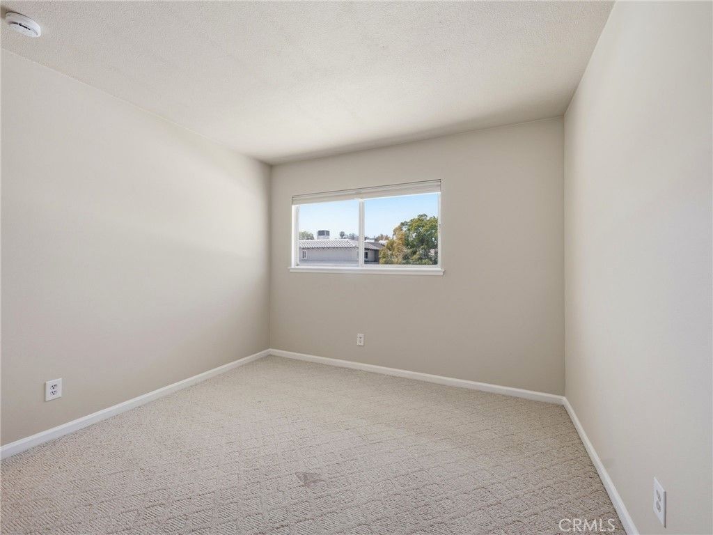 Image 19 of property listing at 24369 La Glorita, Newhall, CA 91321