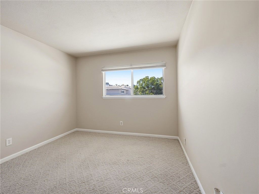 Image 20 of property listing at 24369 La Glorita, Newhall, CA 91321