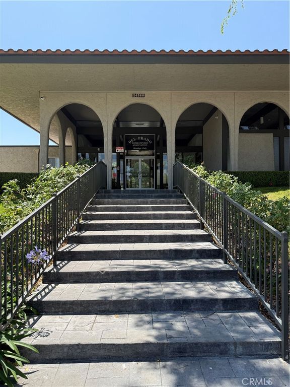 Image 28 of property listing at 24369 La Glorita, Newhall, CA 91321