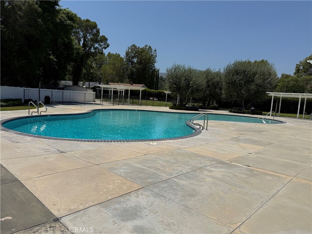 Image 33 of property listing at 24369 La Glorita, Newhall, CA 91321