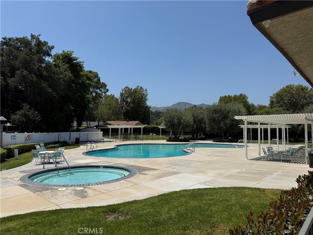 Image 34 of property listing at 24369 La Glorita, Newhall, CA 91321