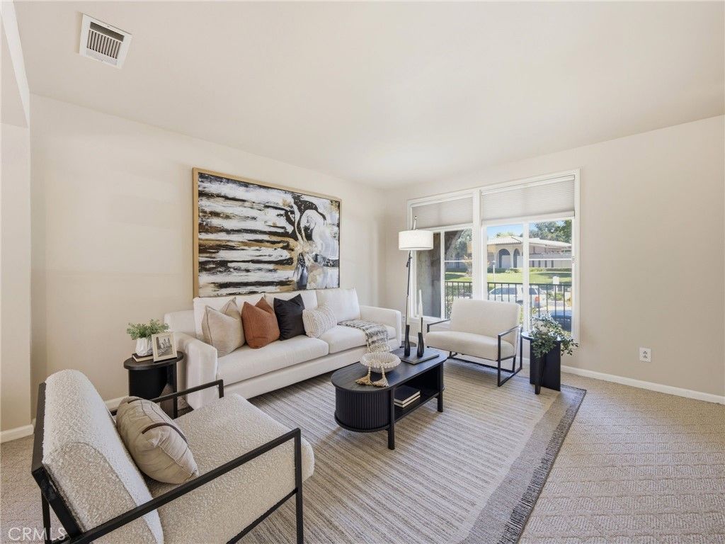 Image 5 of property listing at 24369 La Glorita, Newhall, CA 91321
