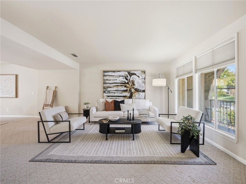 Image 6 of property listing at 24369 La Glorita, Newhall, CA 91321