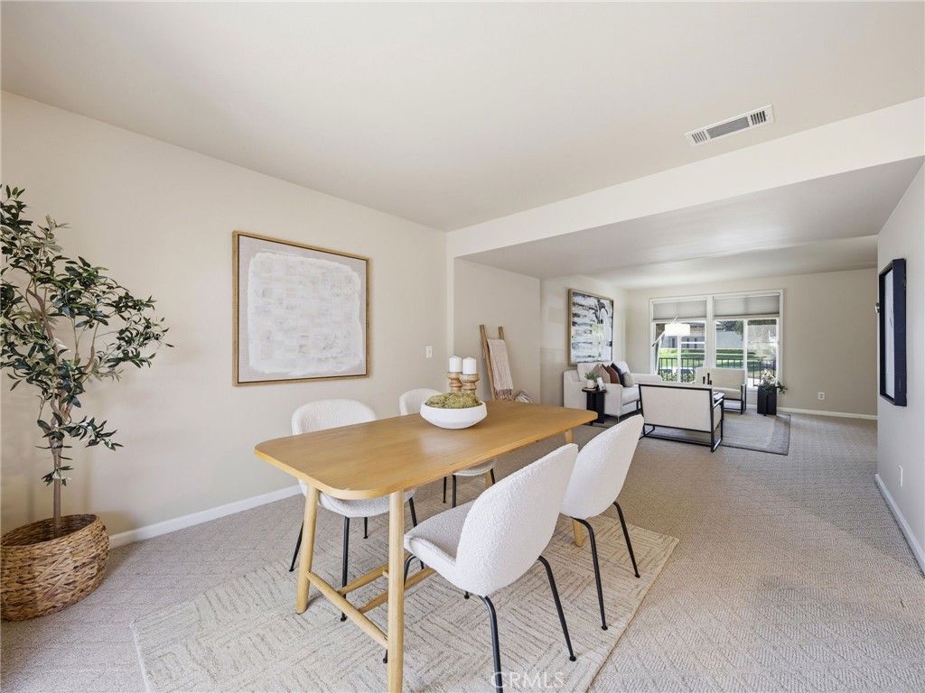 Image 7 of property listing at 24369 La Glorita, Newhall, CA 91321